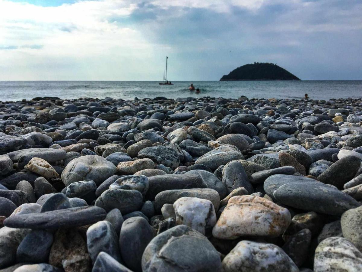 Ines Rivieraholiday Albenga Bagian luar foto
