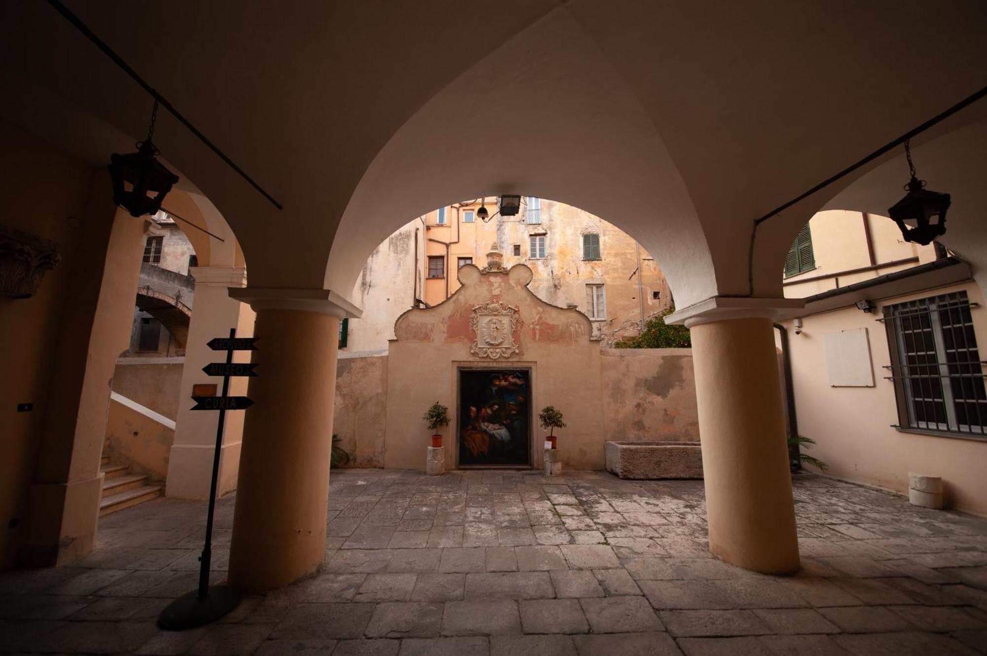 Ines Rivieraholiday Albenga Bagian luar foto
