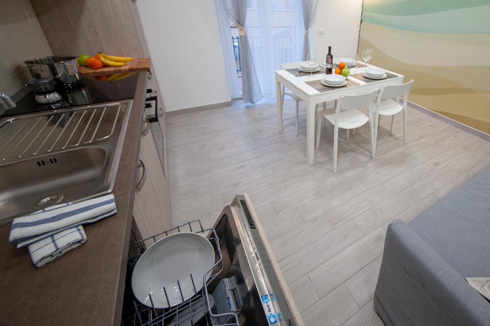 Ines Rivieraholiday Albenga Bagian luar foto